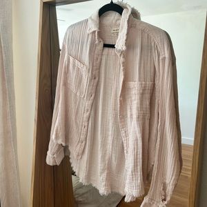 Light pink, waffle style, urban outfitters button up longsleeve. Worn once. Xs